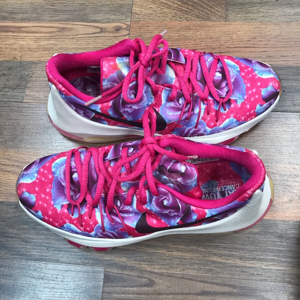Brand new never worn Kevin Durant Kay Yow cancer fund Aunt pearl special edition